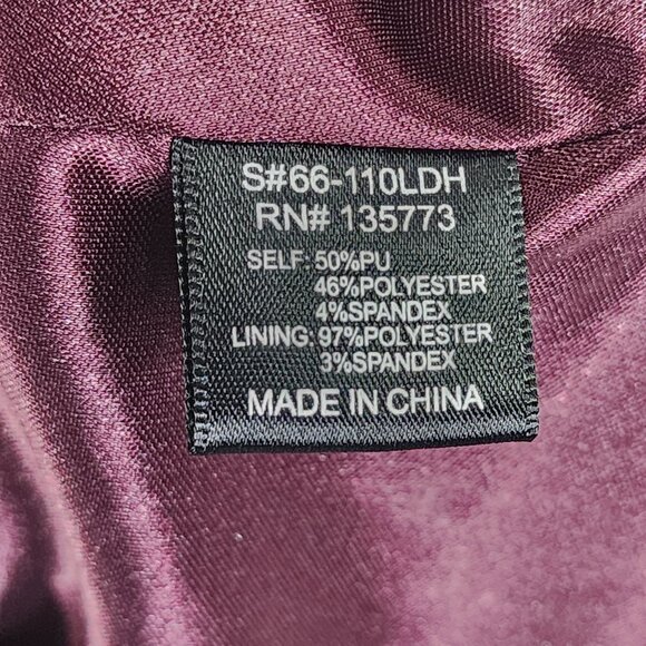 Women's Oliveacious Burgundy Snake print Sleeveless Keyhole Blouse Top Shirt Siz - Picture 7 of 11